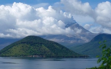 Indonesia's Mount Lewotobi Laki Laki volcano erupts, prompting alert level to be raised